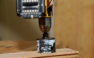 Jak wybrać odpowiednią otwornicę do drewna, metalu i ceramiki? Poradnik dla początkujących